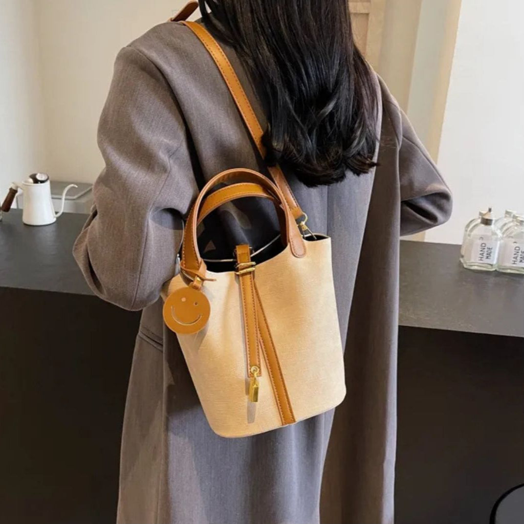 Retro Handtasche für Damen ⎜ Modische Tasche mit Smiley-Tag und verstellbarem Schulterriemen
