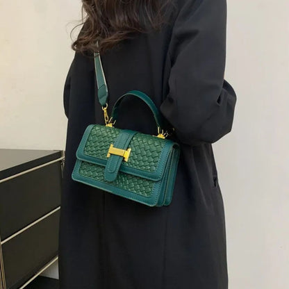 Woven Umhängetasche für Damen ⎜ Kleine Tasche mit geflochtenem Design und praktischem Verschluss
