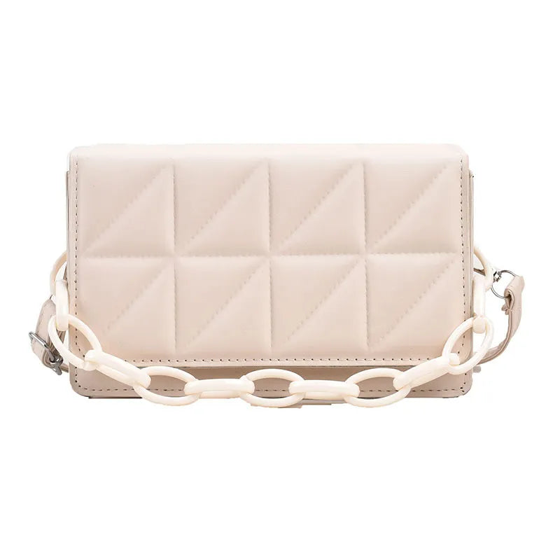 Umhängetasche für Damen ⎜ Modische Handtasche mit Ketten-Detail und geprägtem Lederdesign