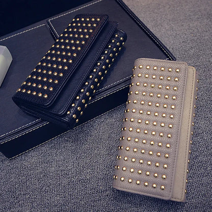 Damen Geldbörse mit Nieten ⎜ Stilvolle Dreifach-Faltung für sicheren Halt und elegantes Design