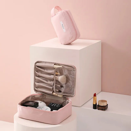 Kosmetiktasche für Damen ⎜ Reise-Organizer mit Fächern für Make-up und integrierter Pinselaufbewahrung