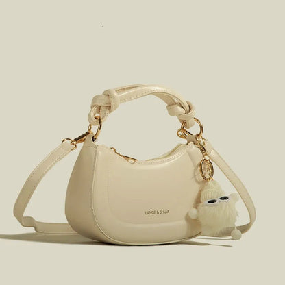 Umhängetasche für Damen ⎜ Modische Tasche mit Knotengriff und süßem Anhänger