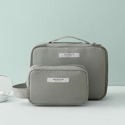 Kosmetiktasche für Damen ⎜ Reise-Organizer mit Fächern für Make-up und integrierter Pinselaufbewahrung