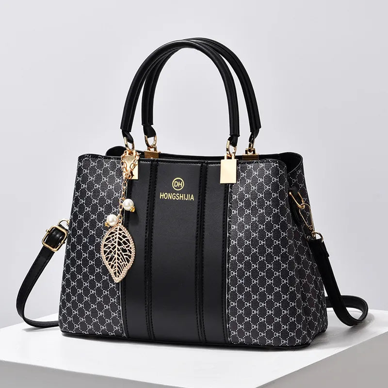 Elegante Schultertasche für Damen ⎜ Vielseitige Handtasche mit Kontrastfarben und großzügigem Stauraum
