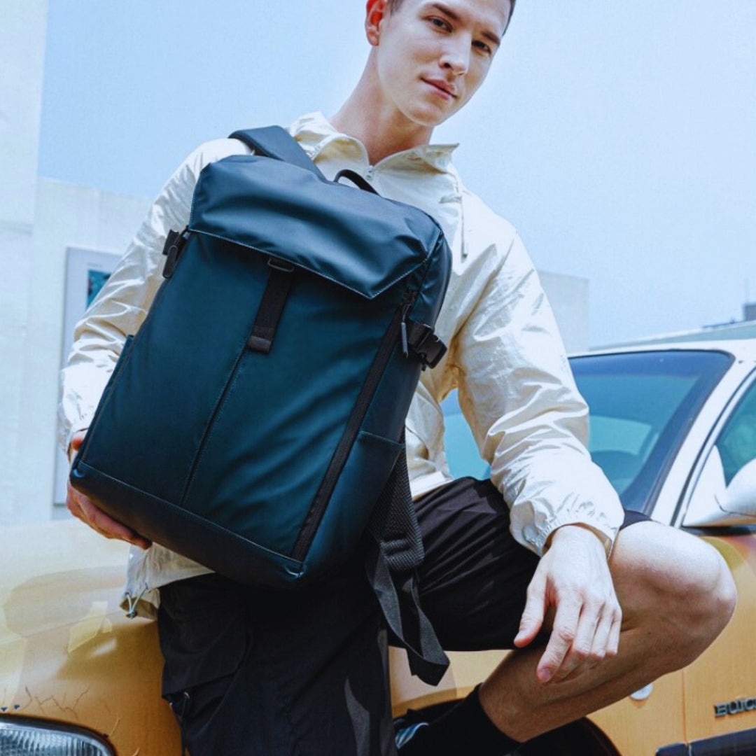 Wasserfester Rucksack ⎜ Praktischer Träger für Motorradreisen und Outdoor-Aktivitäten