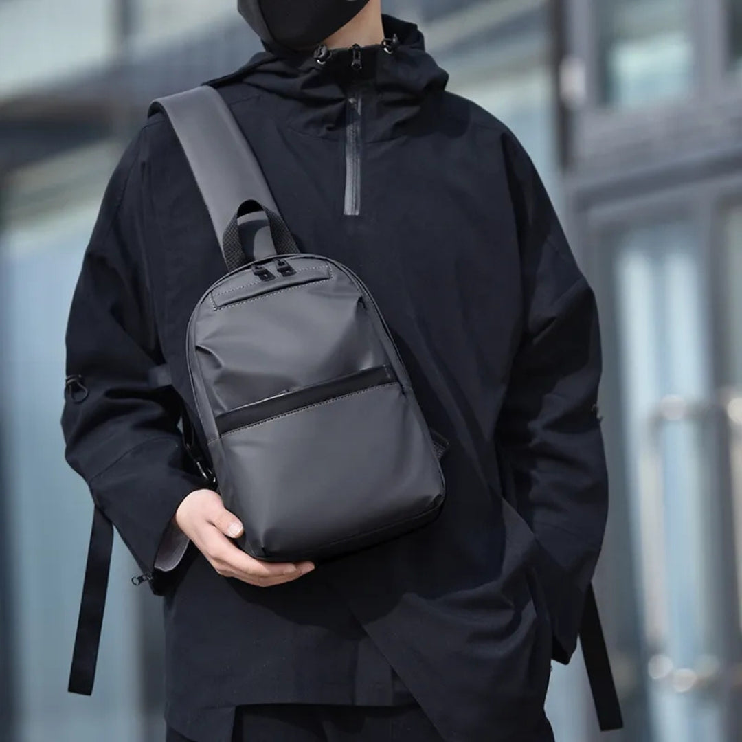 Brusttasche für Herren ⎜ Wasserabweisende Crossbody-Tasche mit Reißverschluss und Kompaktem Reisedesign
