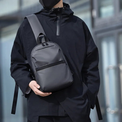 Brusttasche für Herren ⎜ Wasserabweisende Crossbody-Tasche mit Reißverschluss und Kompaktem Reisedesign