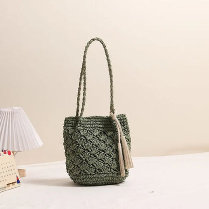 Strohtasche mit Quasten ⎜ Modische Umhängetasche im Fächerdesign für den Alltag
