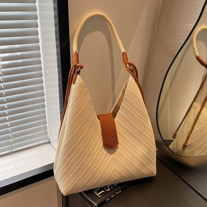 Große Umhängetasche für Damen ⎜ Modische Schultertasche mit praktischer Größe und einzigartigem Design