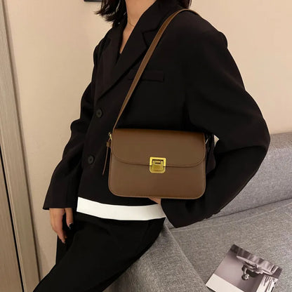 Elegante Umhängetasche für Damen ⎜ Schlichtes Design mit goldener Schnalle und verstellbarem Riemen