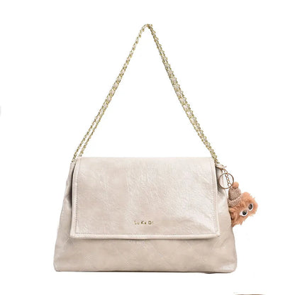 Retro Handtasche für Damen ⎜ Geräumiges Design mit Kettenhenkel und niedlichem Anhänger