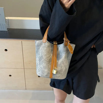 Retro Handtasche für Damen ⎜ Modische Tasche mit Smiley-Tag und verstellbarem Schulterriemen