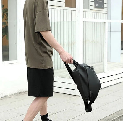 Multifunktionale Umhängetasche für Herren ⎜ Sportliche Brusttasche für Alltag und Fitness