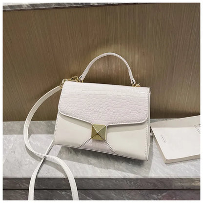 Klassische Schultertasche im Krokodilleder-Design ⎜ Elegantes Accessoire mit edlem Goldakzent für jeden Anlass