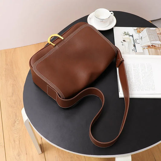 Messenger Bag für Damen ⎜ Elegante Umhängetasche mit Goldakzent und viel Stauraum