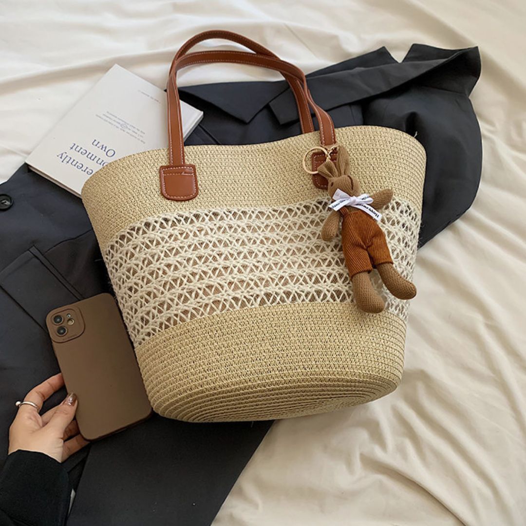 Strohtasche mit Anhänger ⎜ Stilvolle Umhängetasche für den Alltag