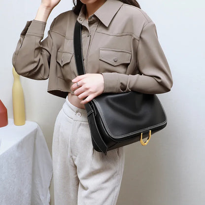 Messenger Bag für Damen ⎜ Elegante Umhängetasche mit Goldakzent und viel Stauraum