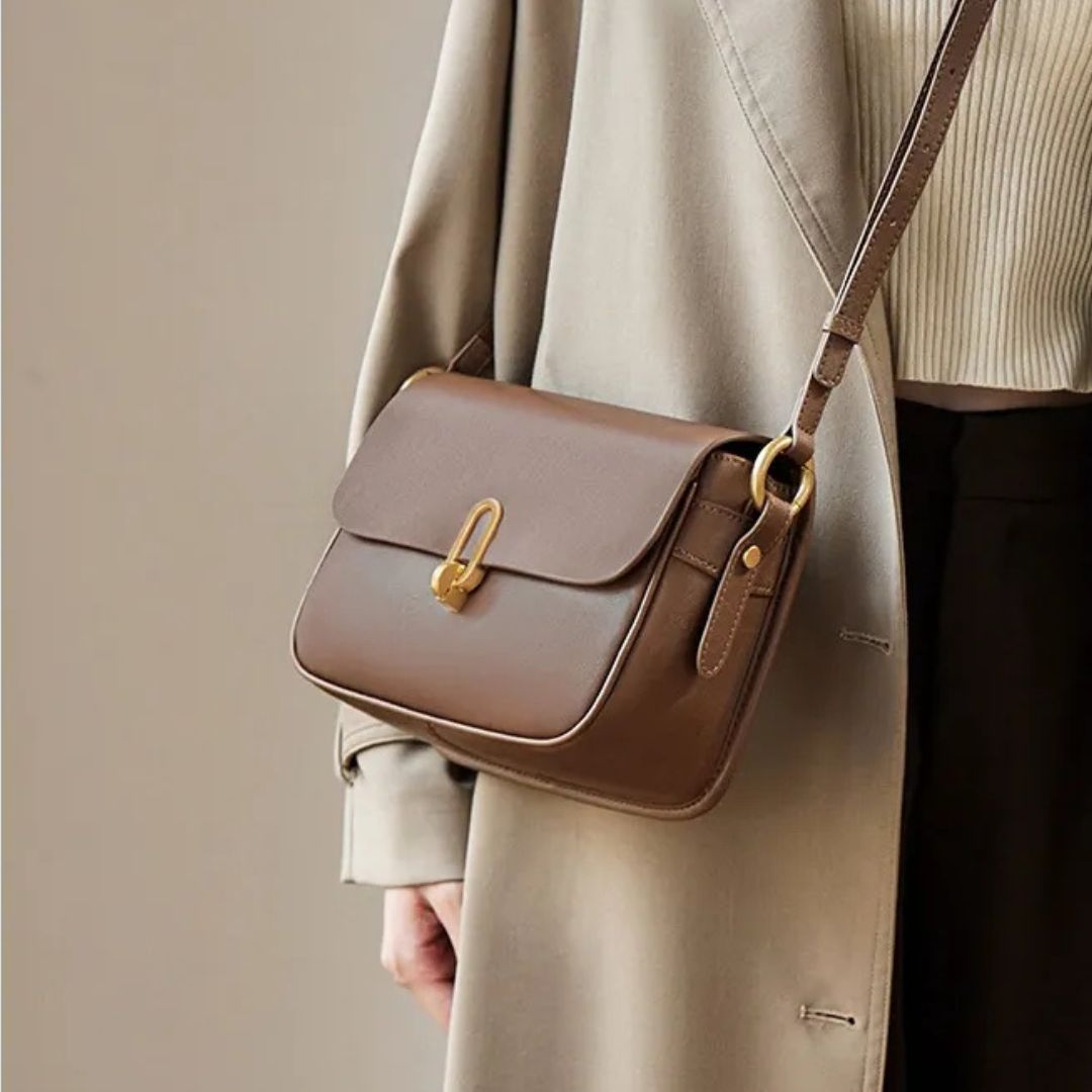 Ledertasche für Damen ⎜ Stilvolle Umhängetasche mit goldener Schnalle und verstellbarem Träger
