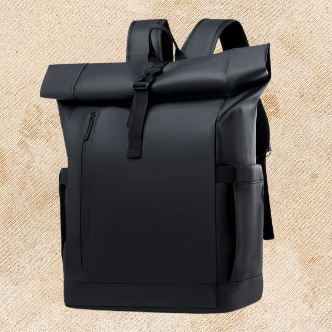 Rucksack für Herren ⎜ Leichter und wasserabweisender Tagesrucksack mit Rolltop für Reisen und Alltag