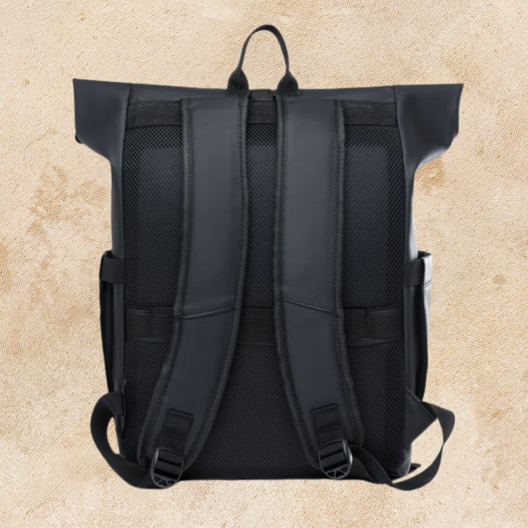 Rucksack für Herren ⎜ Leichter und wasserabweisender Tagesrucksack mit Rolltop für Reisen und Alltag