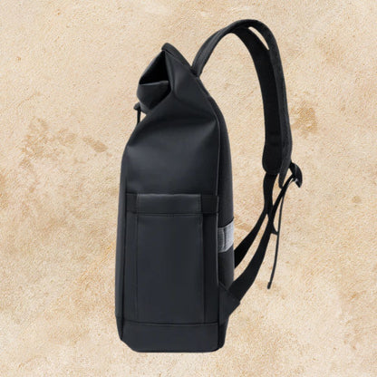 Rucksack für Herren ⎜ Leichter und wasserabweisender Tagesrucksack mit Rolltop für Reisen und Alltag