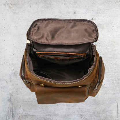 Lederrucksack für Herren ⎜ Robuster Tagesrucksack mit Laptopfach und viel Stauraum