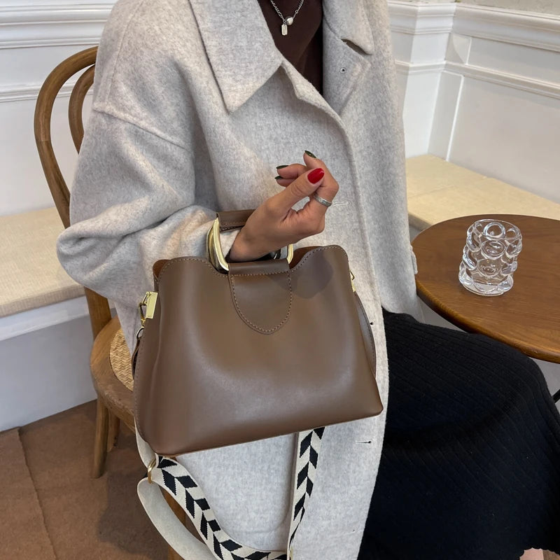 Bucket Bag für Damen ⎜ Modisches Design mit breitem Schultergurt und praktischer Tragefunktion