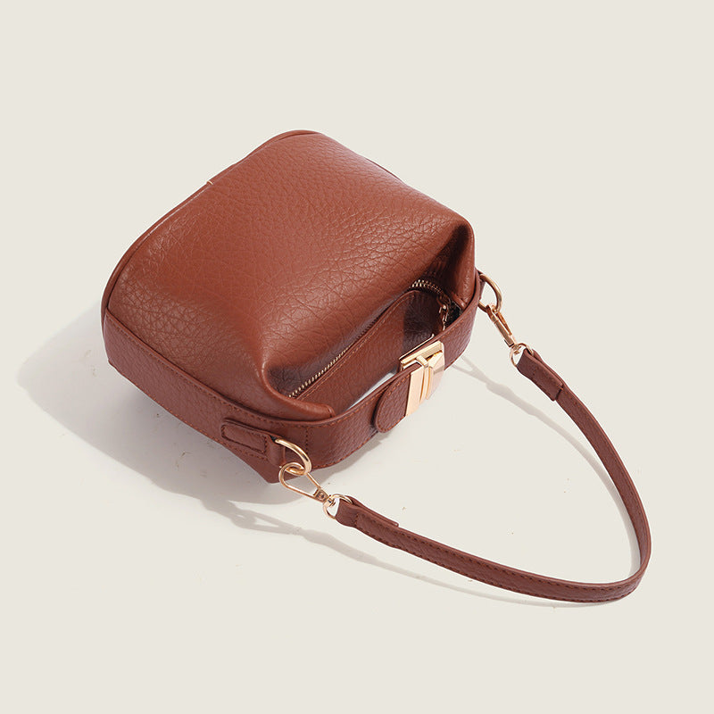 Kleine Handtasche für Damen ⎜ Elegante Umhängetasche aus Leder mit verstellbarem Trageriemen