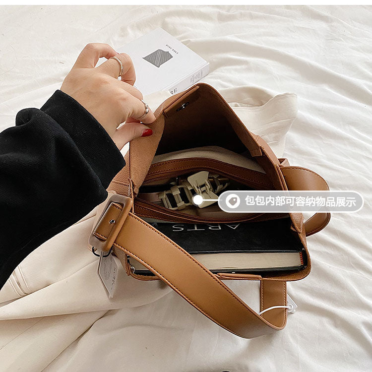 Crossbody Bucket Bag für Damen ⎜ Schlichtes Design mit verstellbarem Schultergurt und praktischem Innenraum