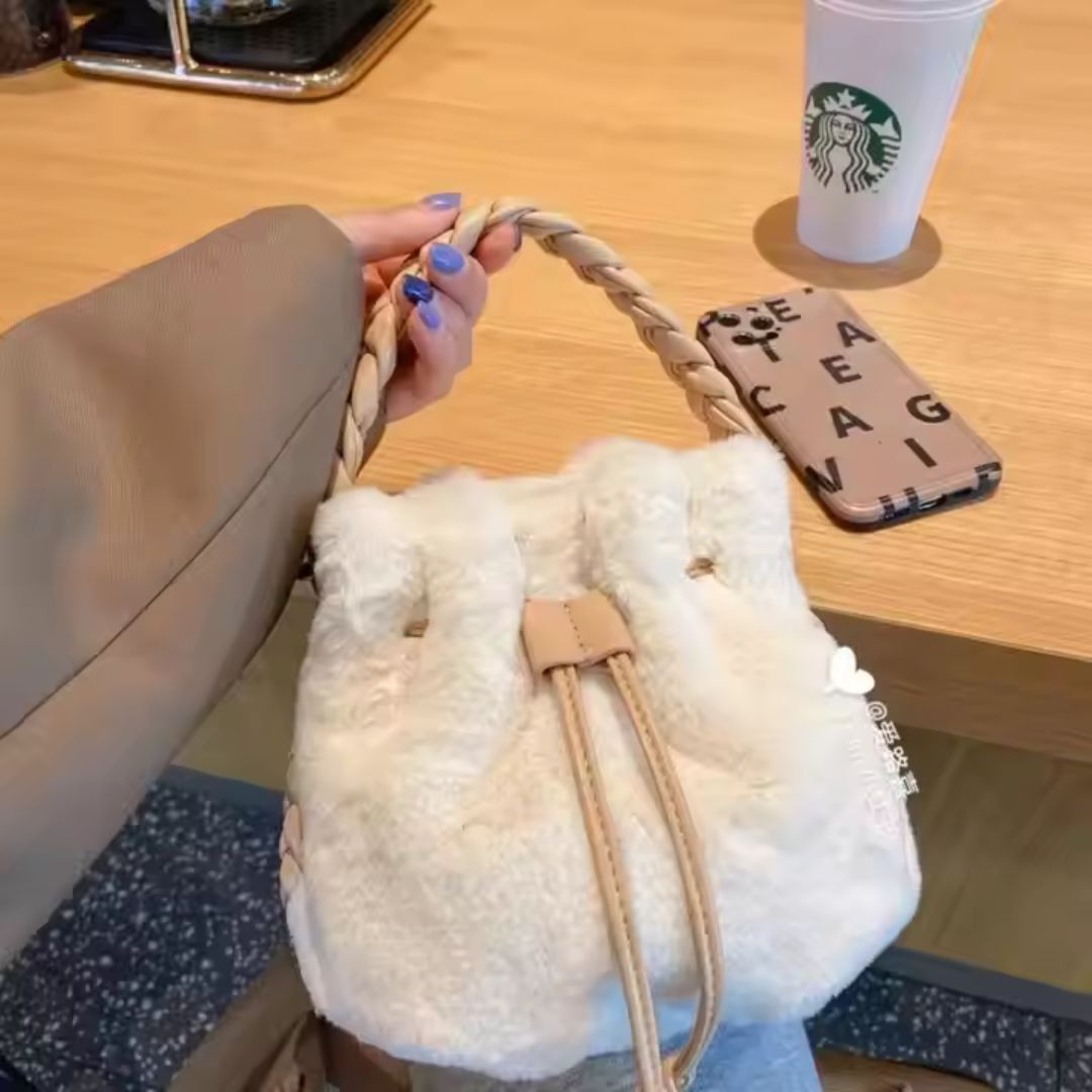 Plüsch Bucket Bag für Damen ⎜ Weiche Handtasche mit geflochtenem Henkel und verstellbarem Schulterriemen