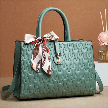 Schultertasche für Damen ⎜ Elegante Lederhandtasche mit Seidenschal und stilvollem Design