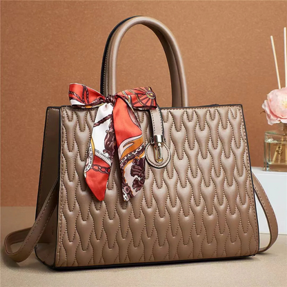 Schultertasche für Damen ⎜ Elegante Lederhandtasche mit Seidenschal und stilvollem Design