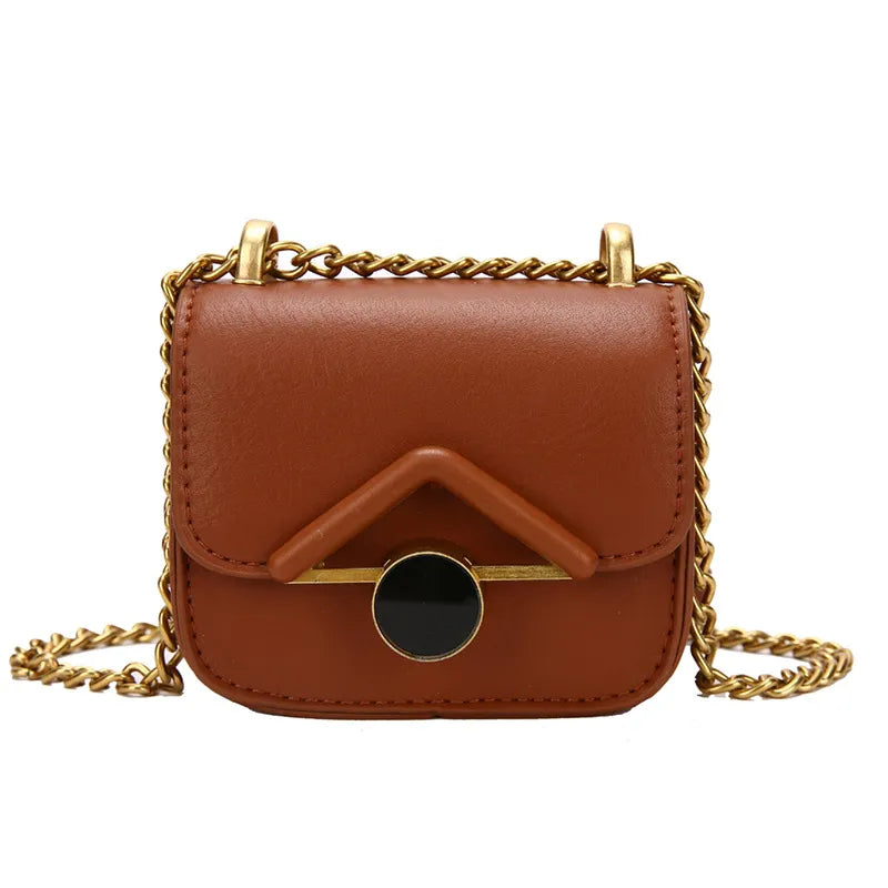 Kleine Umhängetasche mit Kette ⎜ Elegantes Design mit goldener Schnalle und minimalistischen Details