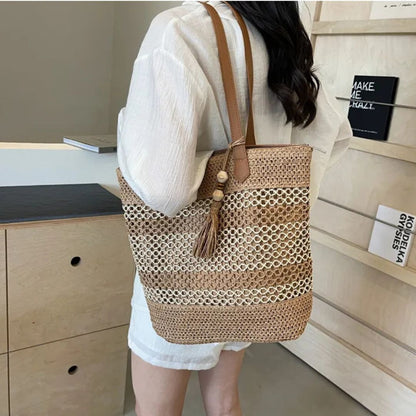 Strandtasche ⎜ Große, modische Netztasche mit Quasten-Anhänger für den Sommer