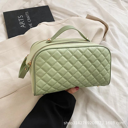 Kosmetiktasche für Damen ⎜ Steppdesign in Rautenoptik mit großer Kapazität und praktischem Tragegriff