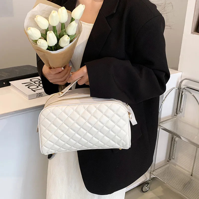 Kosmetiktasche für Damen ⎜ Steppdesign in Rautenoptik mit großer Kapazität und praktischem Tragegriff