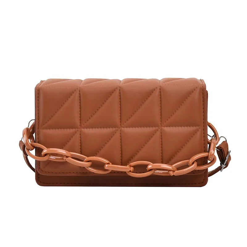 Umhängetasche für Damen ⎜ Modische Handtasche mit Ketten-Detail und geprägtem Lederdesign