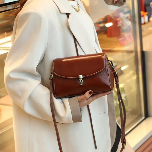 Kleine Leder Umhängetasche ⎜ Elegantes, praktisches Design für den Alltag