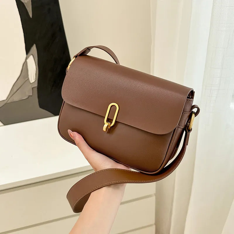 Ledertasche für Damen ⎜ Stilvolle Umhängetasche mit goldener Schnalle und verstellbarem Träger