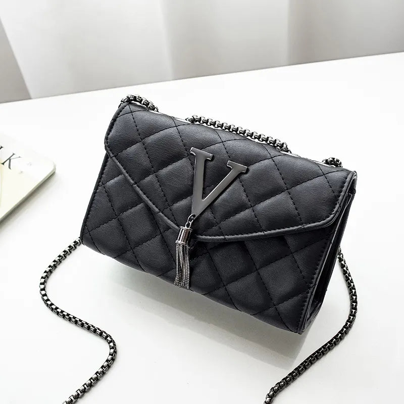 Kleine Ketten-Tasche ⎜ Elegantes Design mit Diamantmuster und praktischem Stauraum