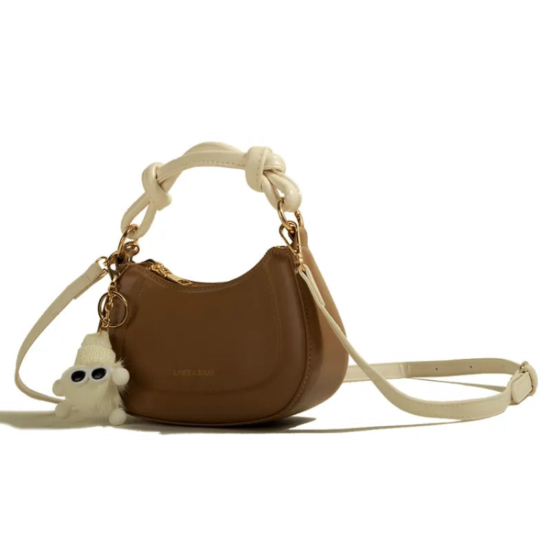 Umhängetasche für Damen ⎜ Modische Tasche mit Knotengriff und süßem Anhänger