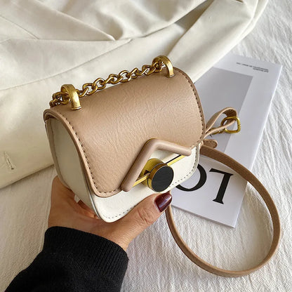 Kleine Umhängetasche mit Kette ⎜ Elegantes Design mit goldener Schnalle und minimalistischen Details