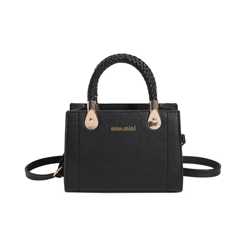 Trendy Handtasche für Damen ⎜ Kompakte Umhängetasche mit geflochtenem Griff und modernem Design