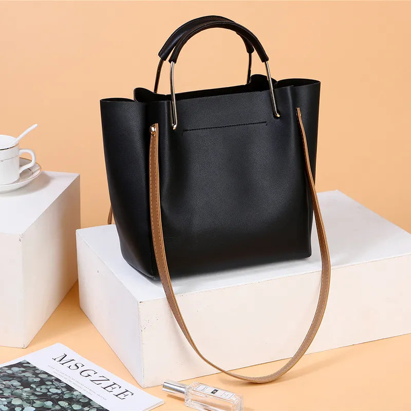Handtasche für Damen ⎜ Modische Schultertasche mit Metallgriffen und verstellbarem Riemen