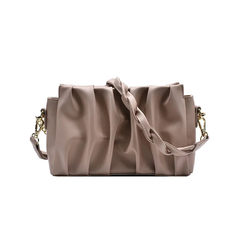 Modische Umhängetasche für Damen ⎜ Kleine Tasche mit geflochtenem Griff und stilvollem Falten-Design