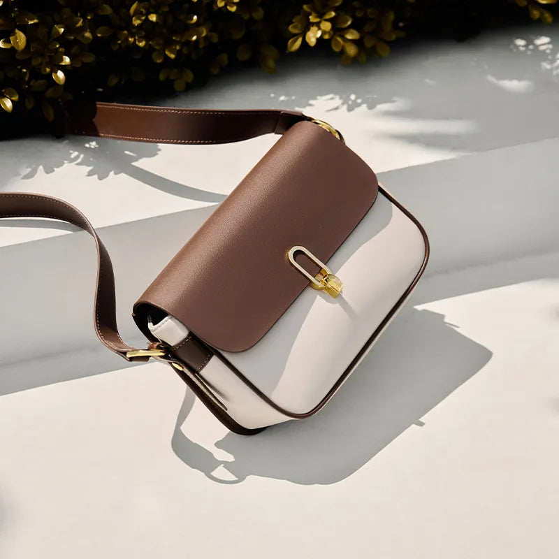 Ledertasche für Damen ⎜ Stilvolle Umhängetasche mit goldener Schnalle und verstellbarem Träger