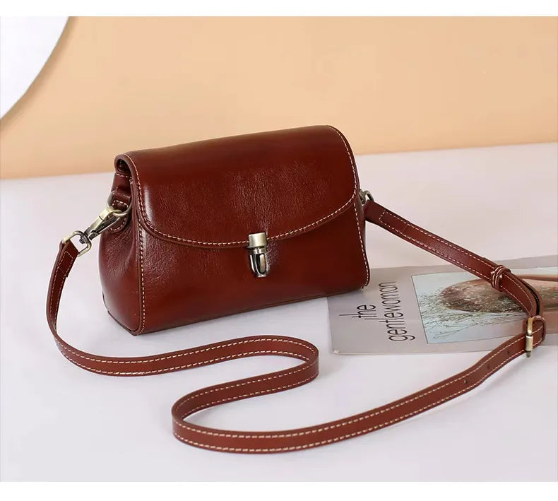 Kleine Leder Umhängetasche ⎜ Elegantes, praktisches Design für den Alltag