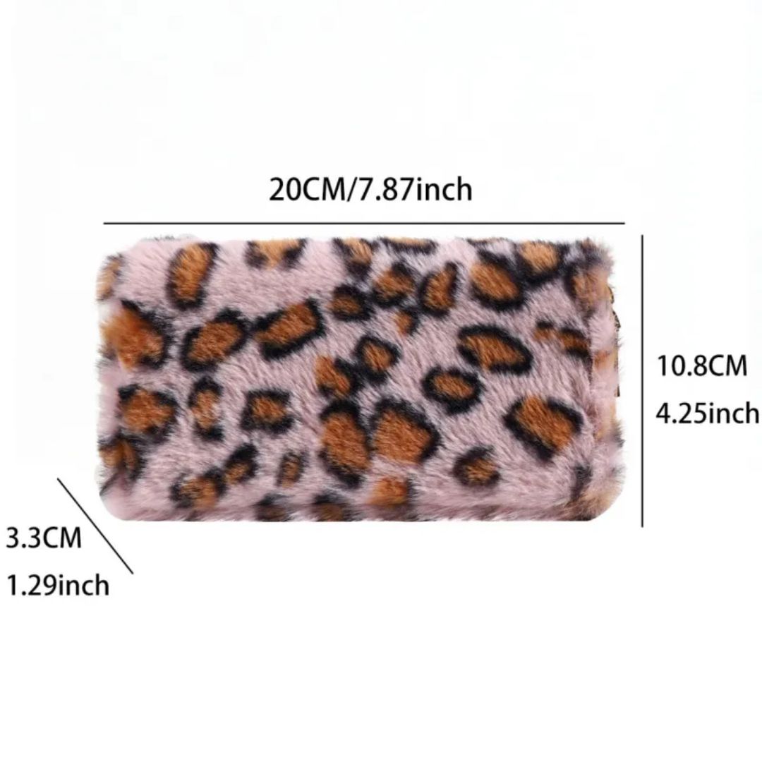 Damen Geldbörse mit Reißverschluss ⎜ Flauschige Leopardenoptik mit Karten- und Münzfach