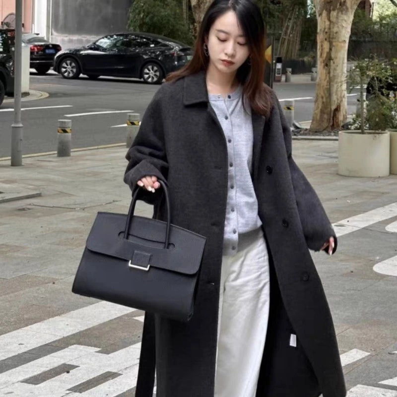 Elegante Umhängetasche für Damen ⎜ Große Handtasche mit praktischem Design und edlem Verschluss